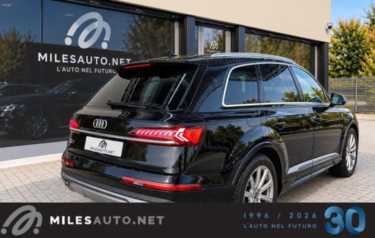 Audi Q7 50 TDI quattro tiptronic (2)