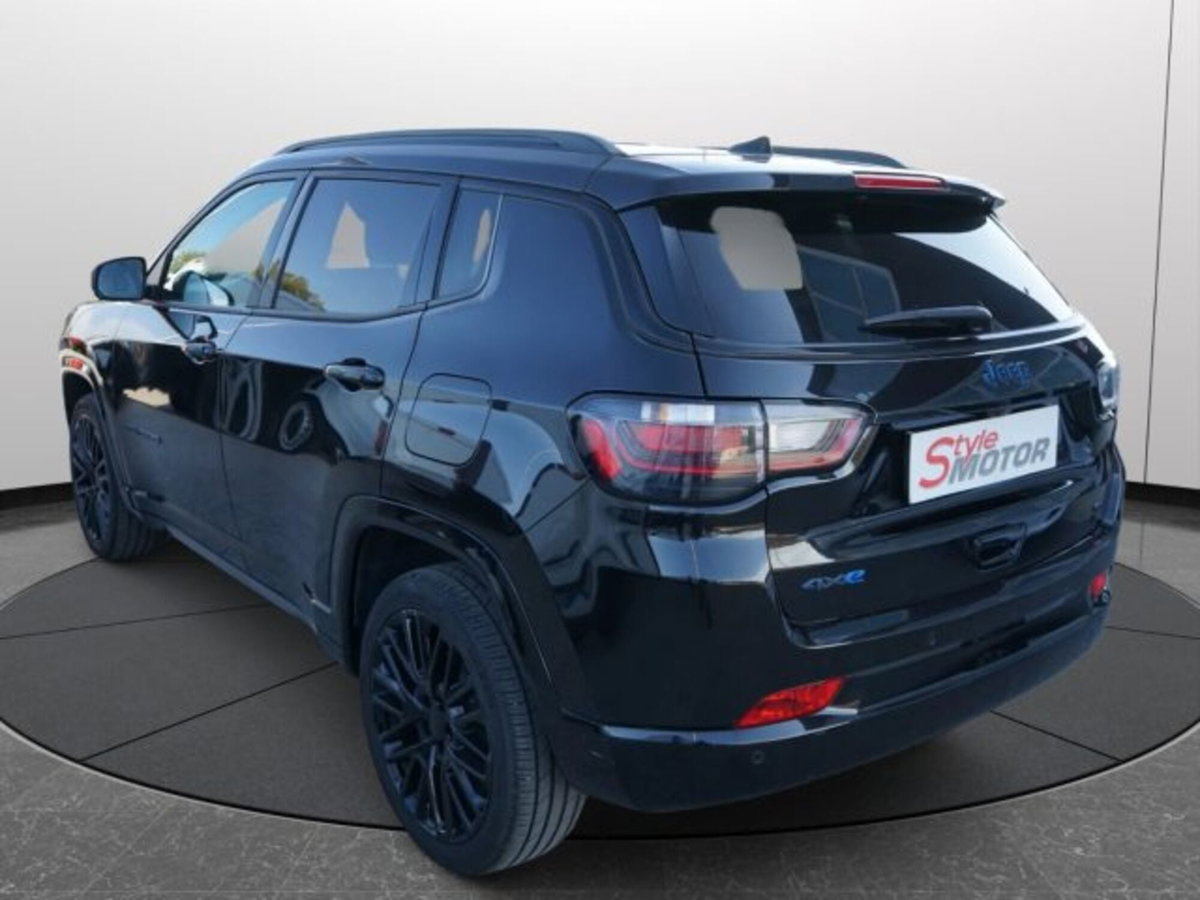 Jeep Compass 1.3 T4 240CV PHEV AT6 4xe S (17)