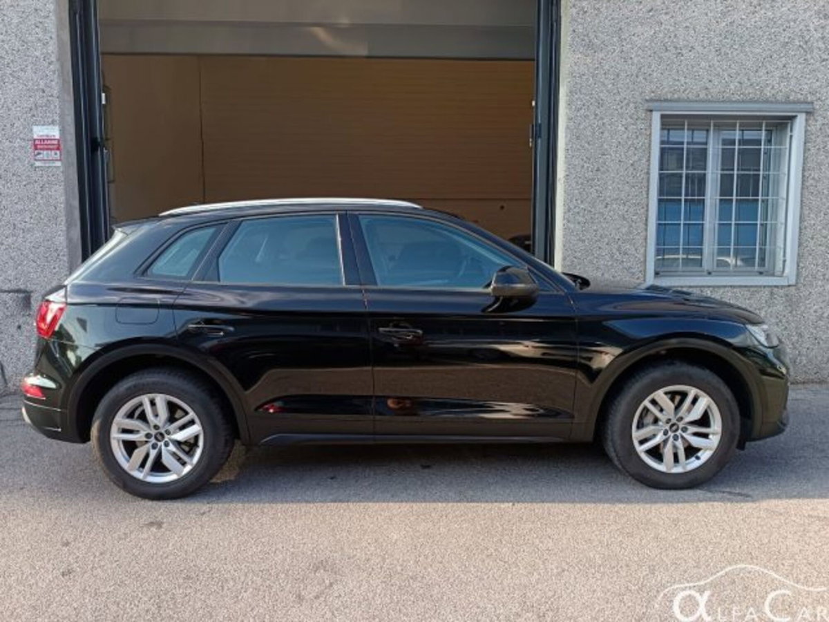 Audi Q5 50 TFSI e quattro S tronic Business Design (18)