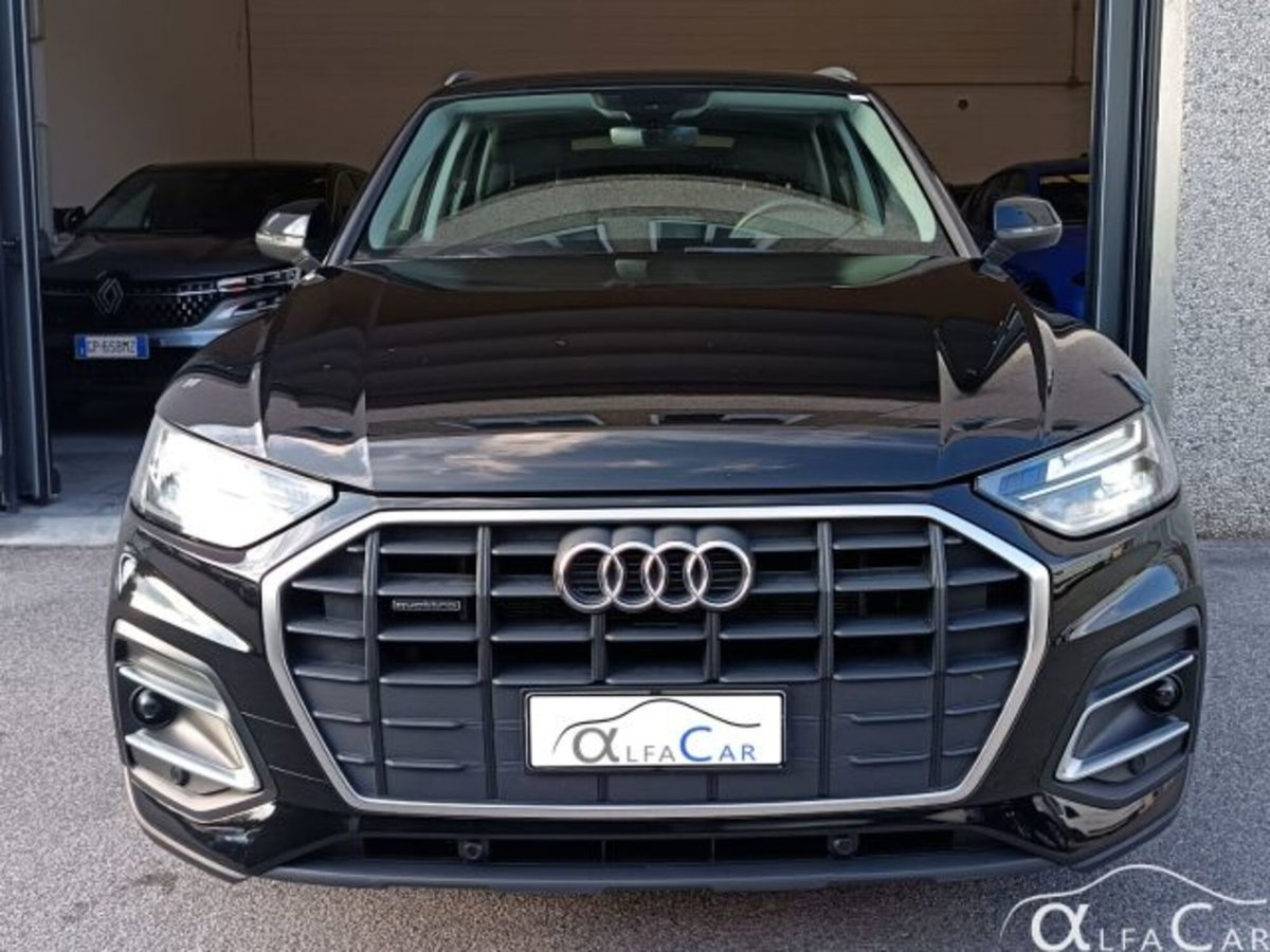 Audi Q5 50 TFSI e quattro S tronic Business Design (3)