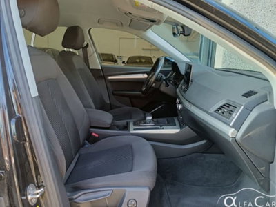 Audi Q5 50 TFSI e quattro S tronic Business Design (5)