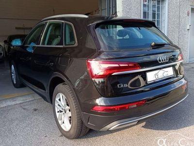 Audi Q5 50 TFSI e quattro S tronic Business Design (8)