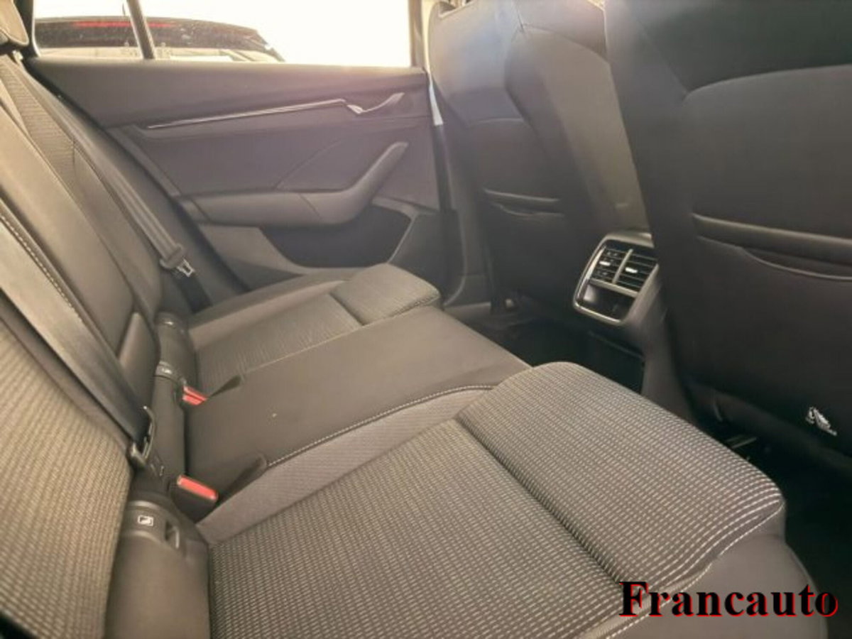 Skoda Octavia Station Wagon 2.0 TDI EVO SCR 150 CV DSG 4x4 Wagon Executive (13)