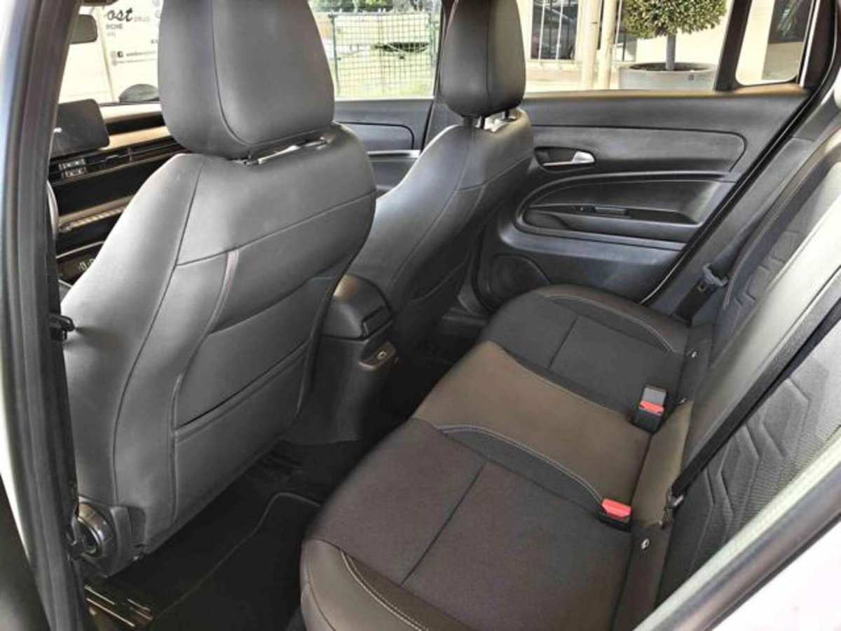 Jeep Avenger 1.2 turbo Altitude fwd 100cv (14)