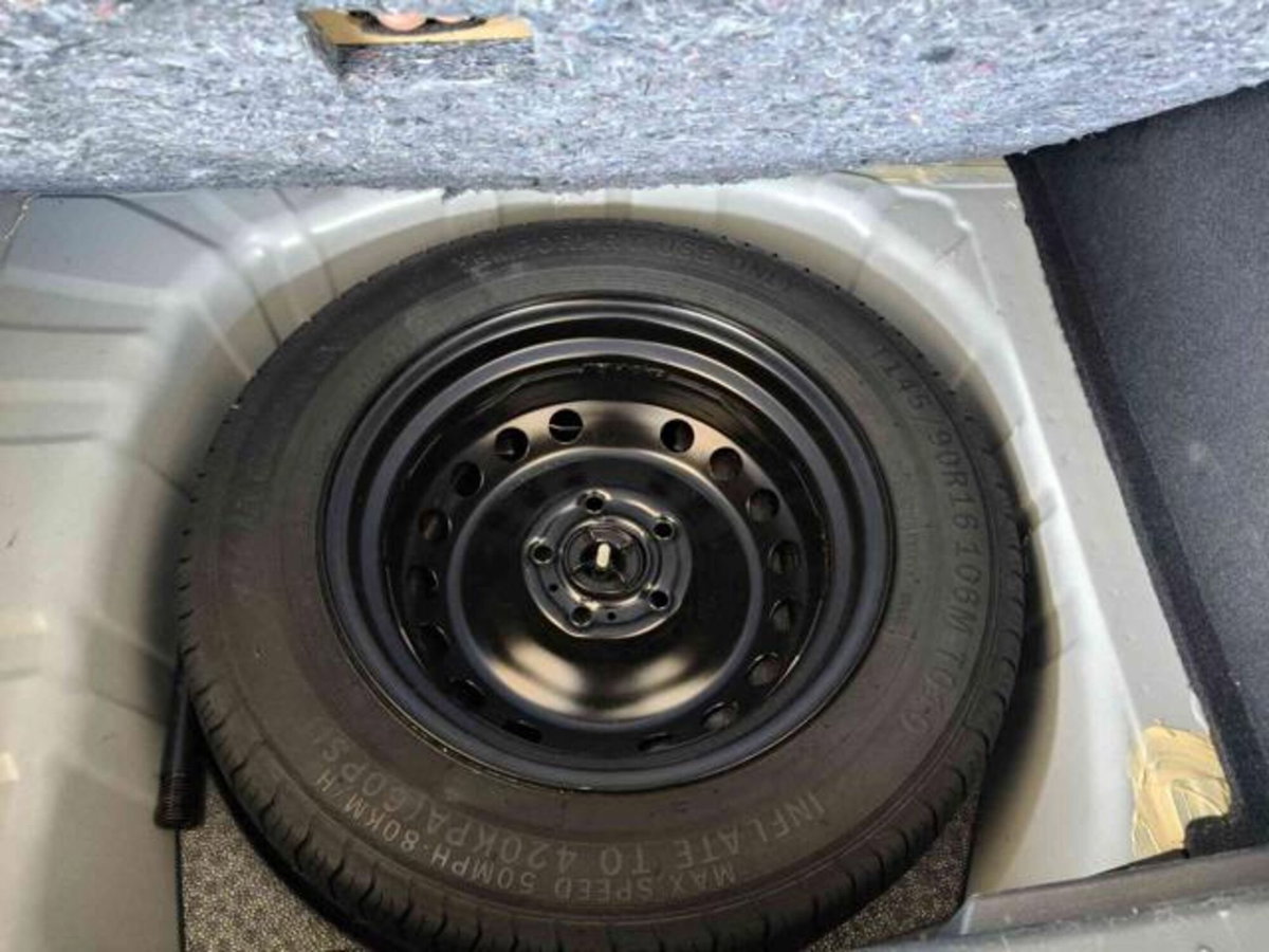 Nissan Juke 1.0 dig-t N-Connecta 114cv (14)