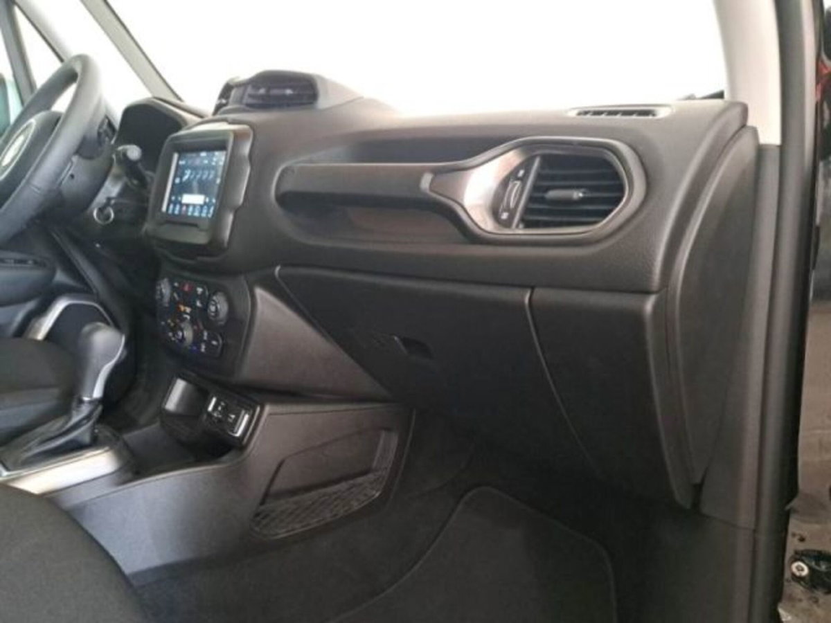 Jeep Renegade 1.5 Turbo T4 MHEV Limited (9)
