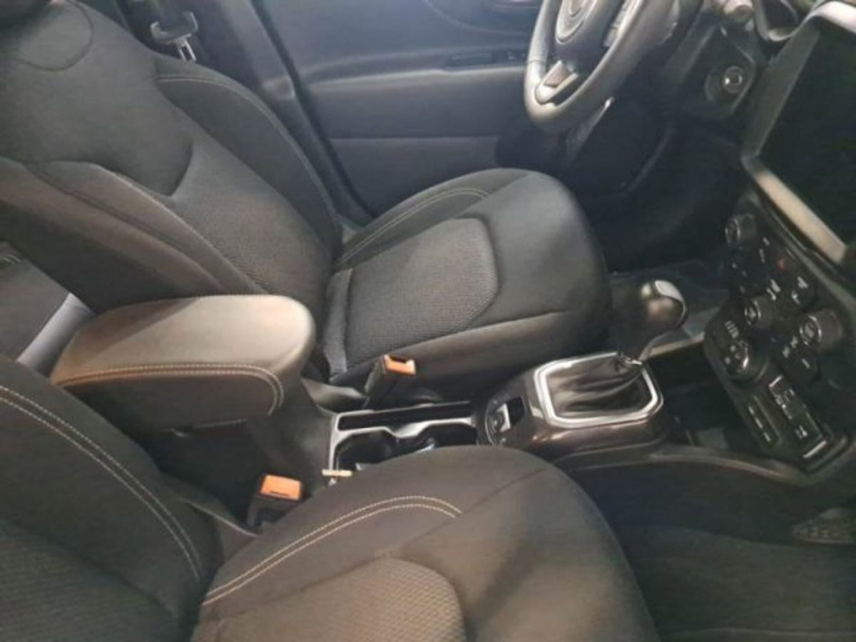 Jeep Renegade 1.3 T4 190CV PHEV 4xe AT6 Limited (13)