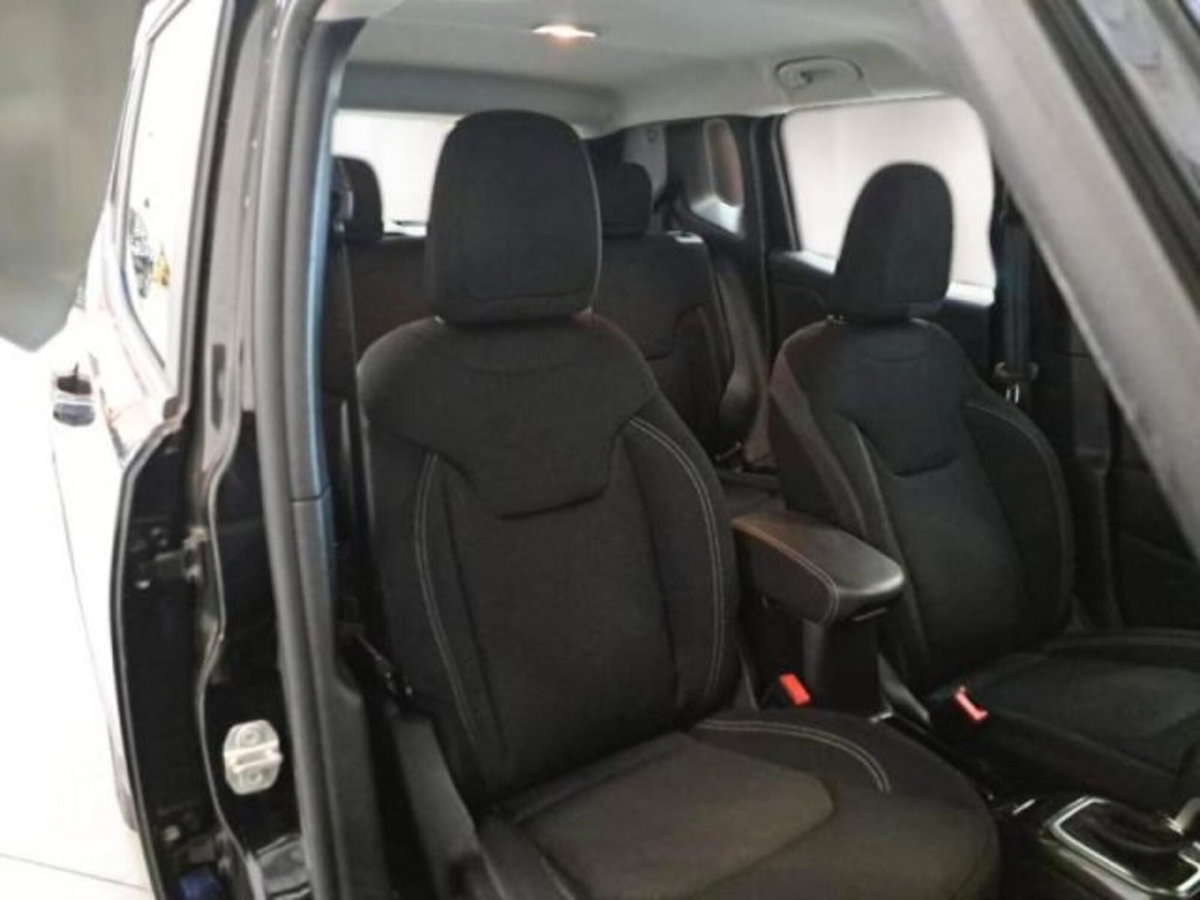 Jeep Renegade 1.3 T4 190CV PHEV 4xe AT6 Limited (7)