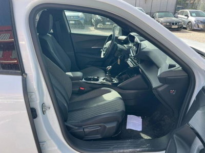 Peugeot 2008 PureTech 100 S&S Allure (4)