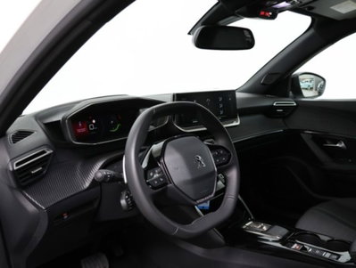 Peugeot 2008 PureTech 130 S&S EAT8 Allure Pack (9)