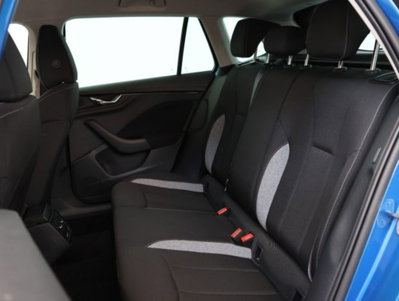 Skoda Kamiq 1.0 tsi Selection 115cv (10)