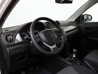 Suzuki Vitara 1.4 Hybrid Starview (9)
