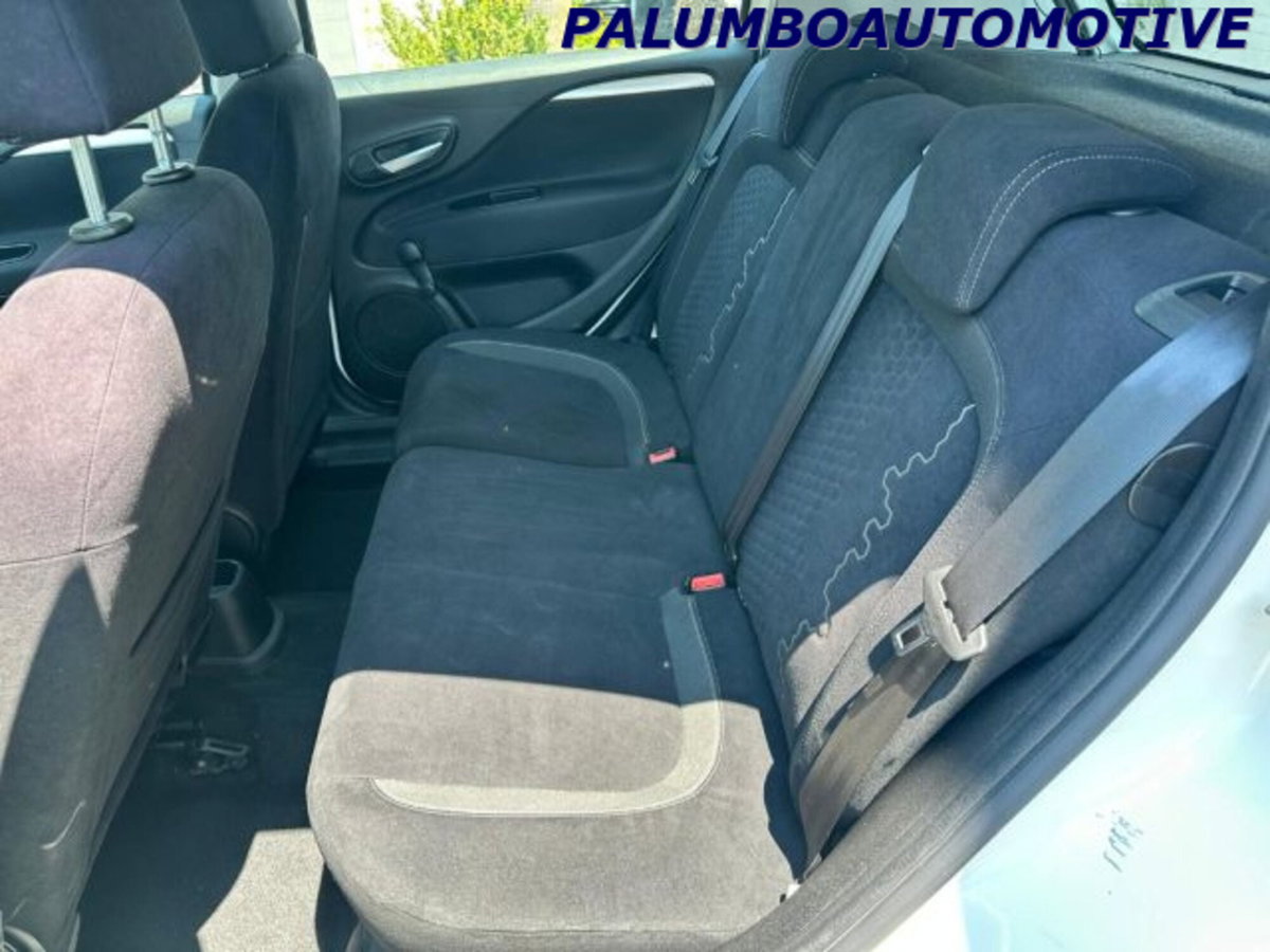 Fiat Punto 1.3 MJT II 75 CV 5 porte Lounge (9)