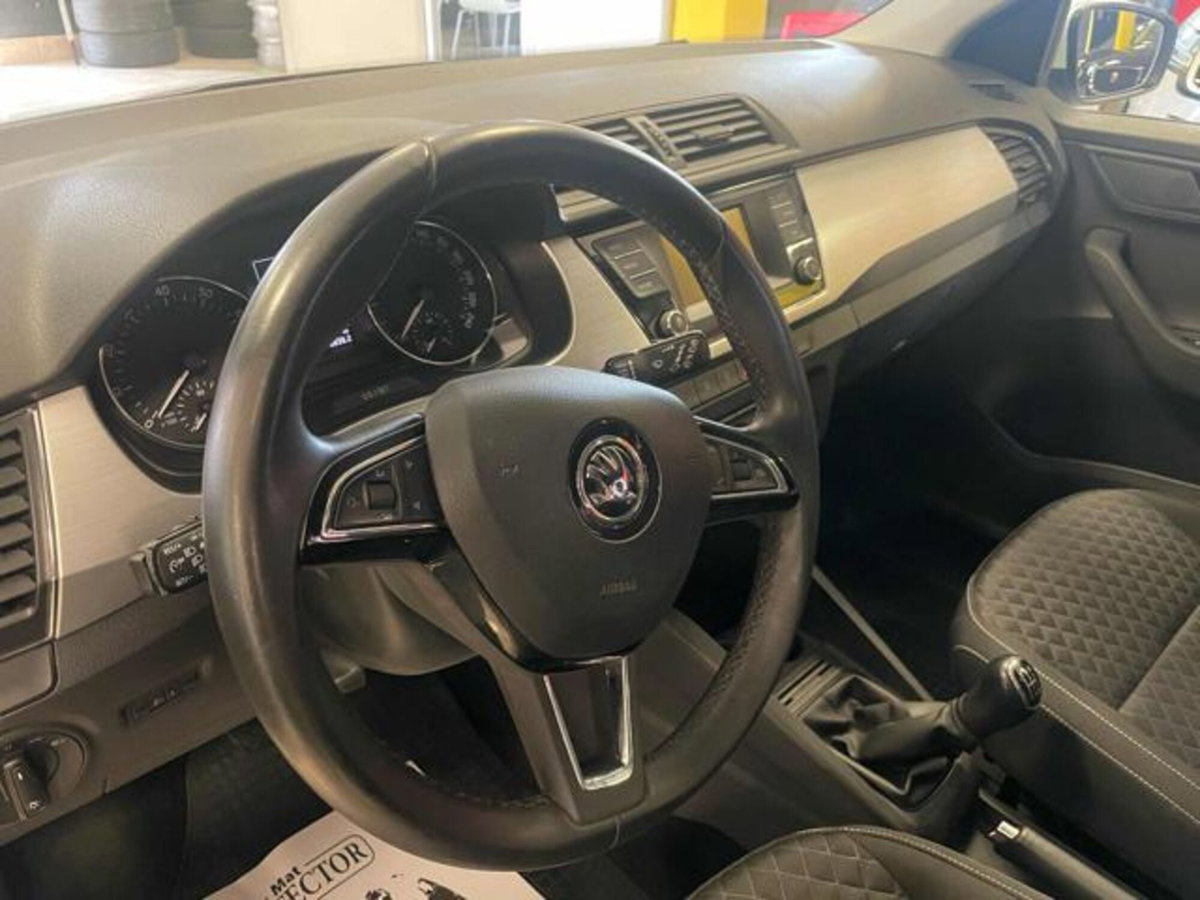 Skoda Fabia 1.0 MPI 60 CV Design Edition (10)