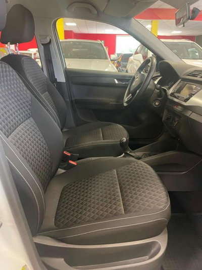 Skoda Fabia 1.0 MPI 60 CV Design Edition (7)