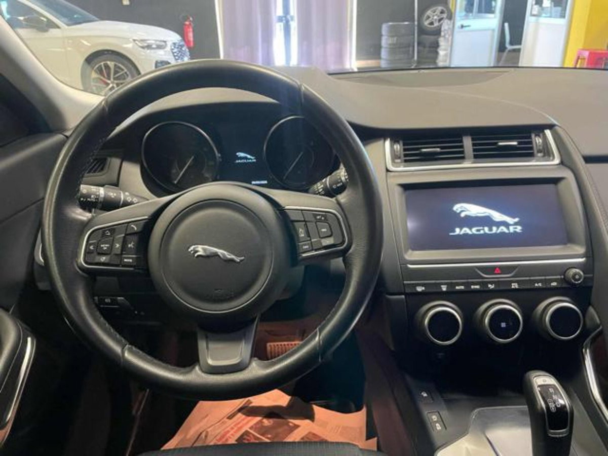 Jaguar E-Pace 2.0D 150 CV AWD aut. (16)