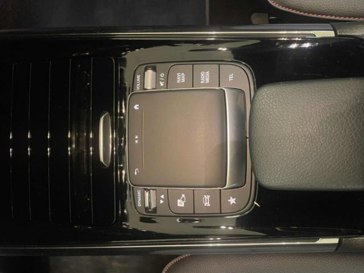 Mercedes-Benz GLA SUV 200 d Automatic Premium (11)