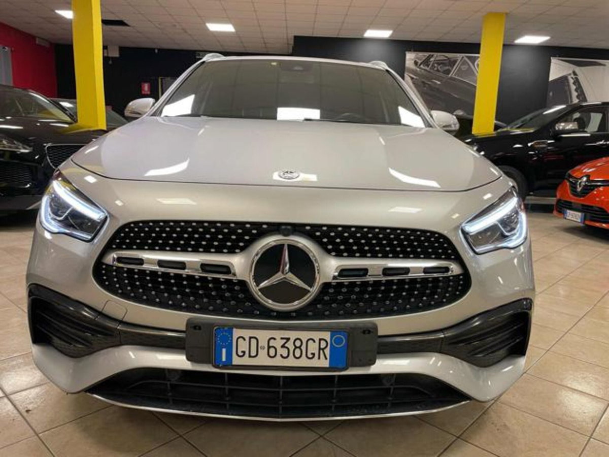 Mercedes-Benz GLA SUV 200 d Automatic Premium (2)