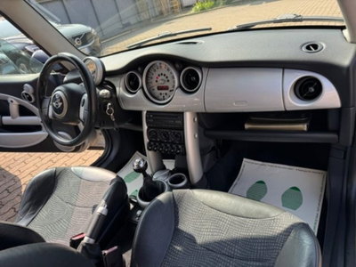 MINI Mini 1.6 16V Cooper (10)