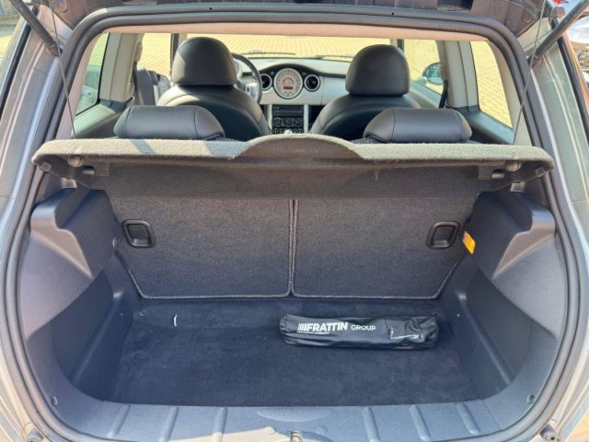 MINI Mini 1.6 16V Cooper (15)