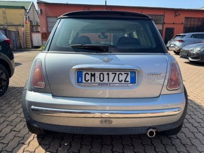 MINI Mini 1.6 16V Cooper (2)