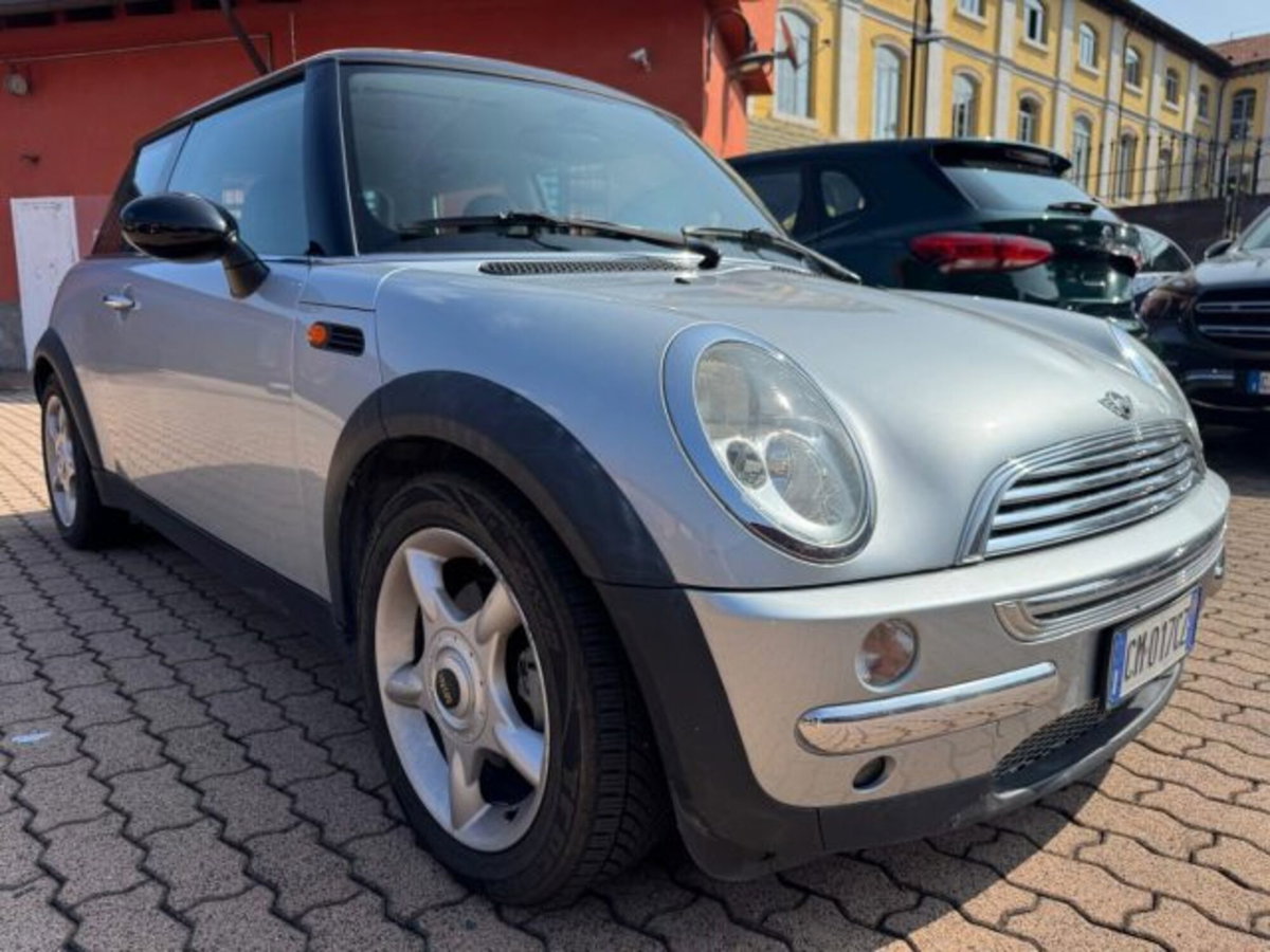 MINI Mini 1.6 16V Cooper (3)
