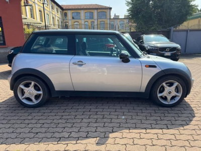 MINI Mini 1.6 16V Cooper (4)