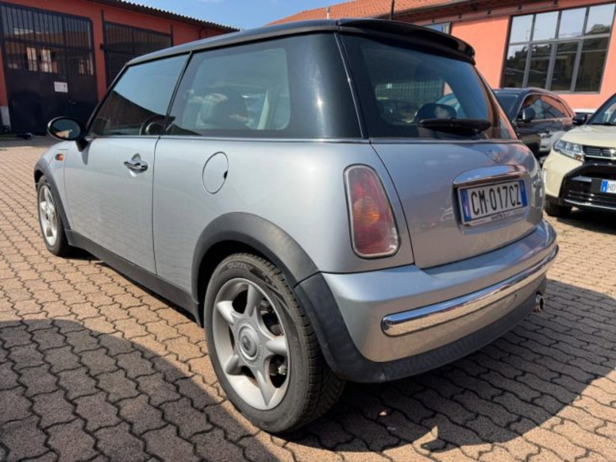 MINI Mini 1.6 16V Cooper (7)