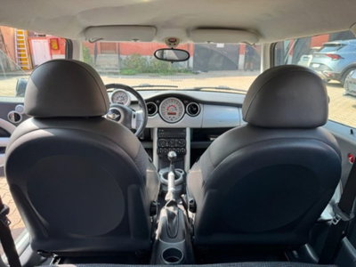 MINI Mini 1.6 16V Cooper (8)