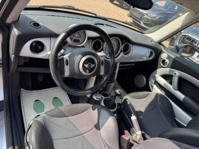 MINI Mini 1.6 16V Cooper (9)