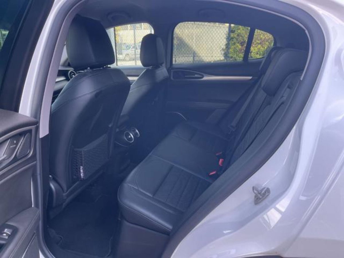 Alfa Romeo Stelvio Stelvio 2.2 Turbodiesel 210 CV AT8 Q4 Veloce (13)