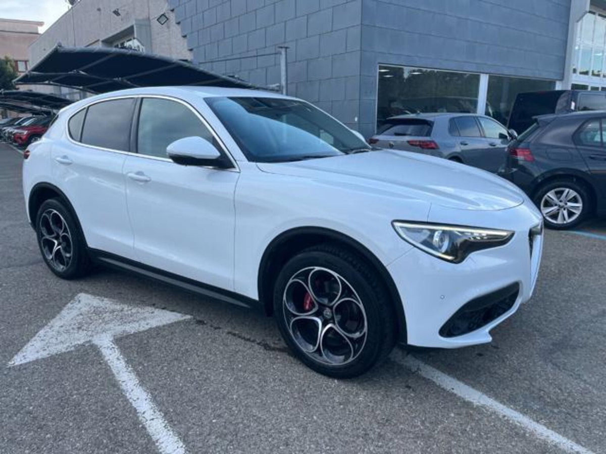 Alfa Romeo Stelvio Stelvio 2.2 Turbodiesel 210 CV AT8 Q4 Veloce (2)
