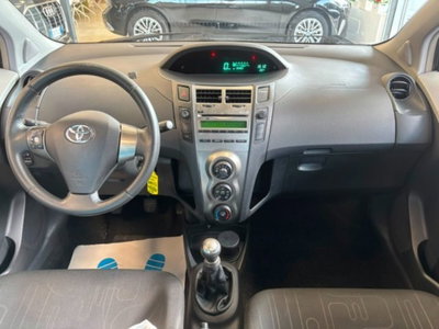 Toyota Yaris 1.0 5 porte (11)