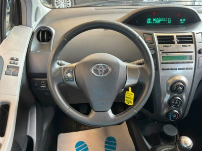 Toyota Yaris 1.0 5 porte (12)