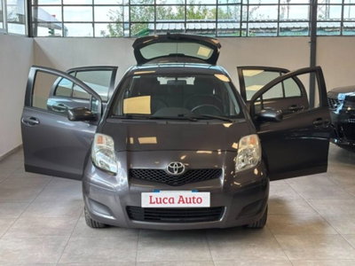 Toyota Yaris 1.0 5 porte (2)