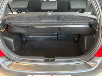 Toyota Yaris 1.0 5 porte (8)