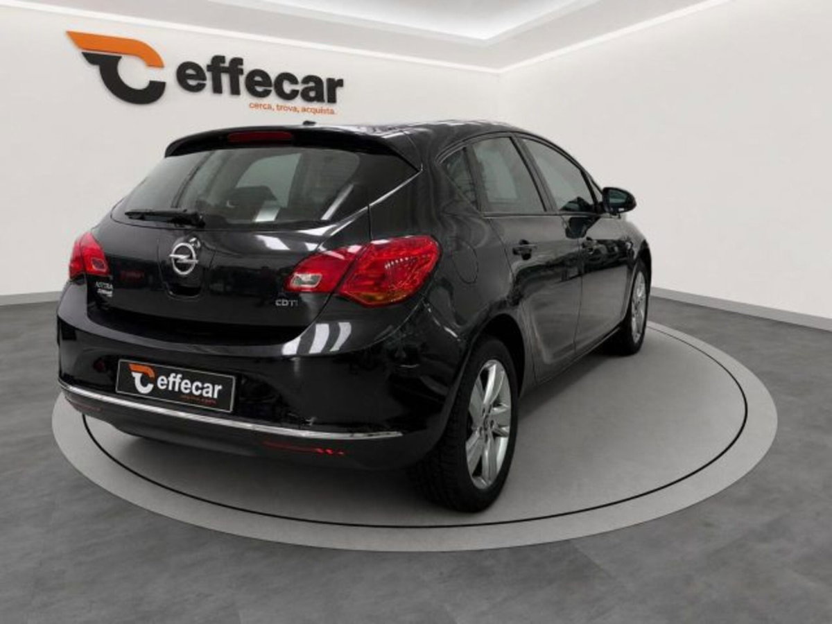 Opel Astra 1.7 CDTI 110CV 5 porte Cosmo (6)