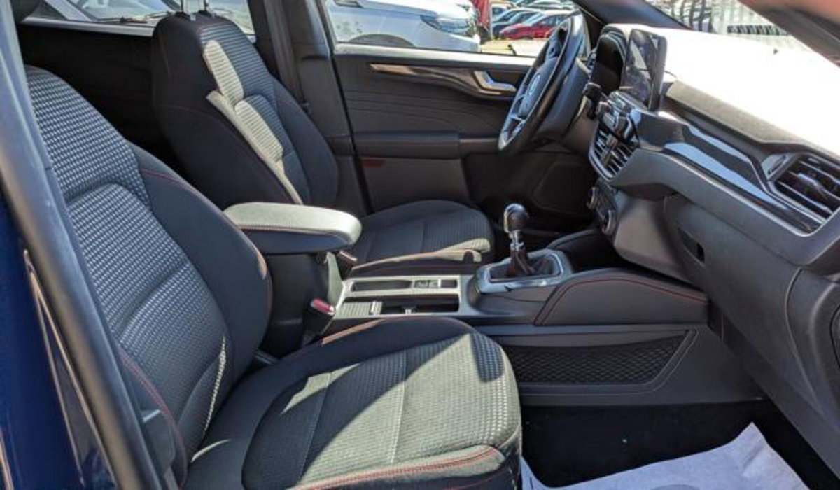 Ford Kuga 1.5 EcoBoost 150 CV 2WD ST-Line (11)