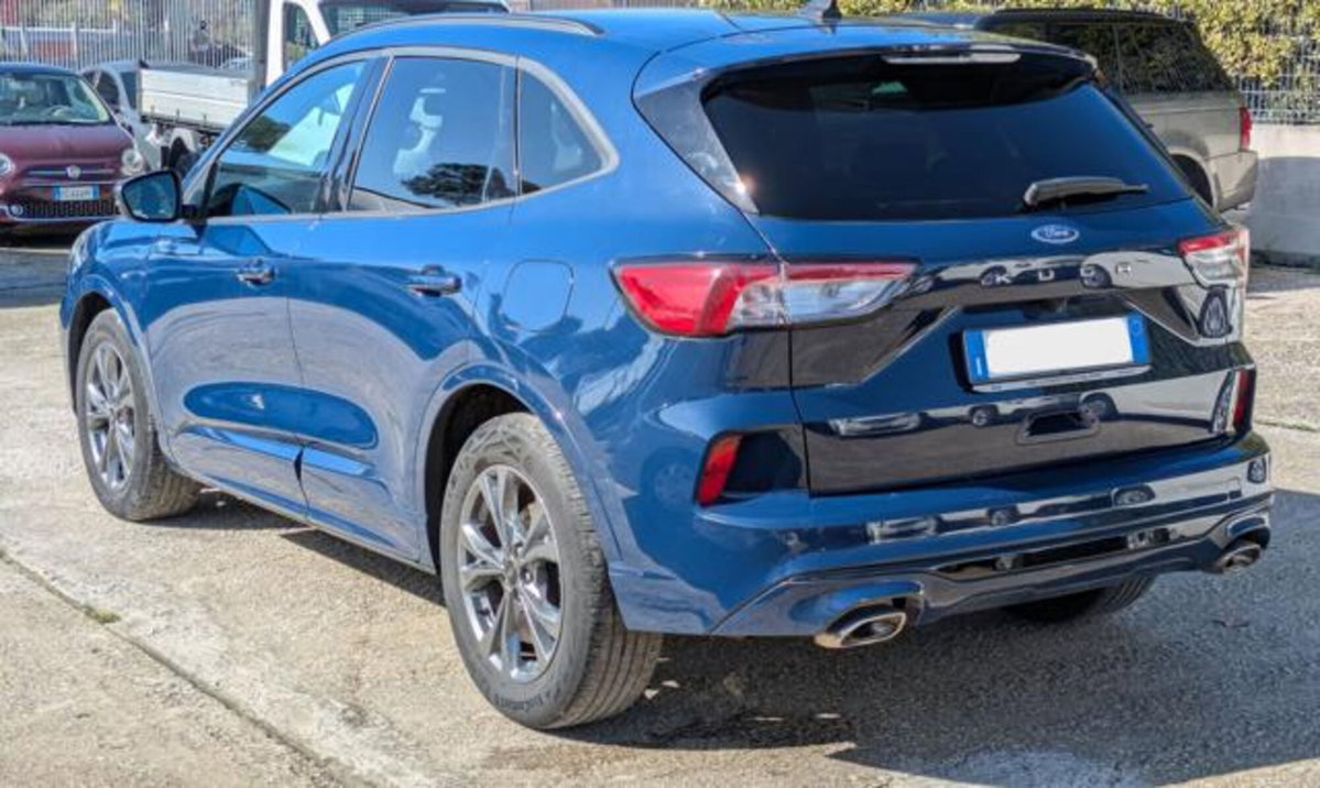 Ford Kuga 1.5 EcoBoost 150 CV 2WD ST-Line (3)