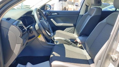 Volkswagen T-Cross 1.0 TSI 110 CV Sport (12)