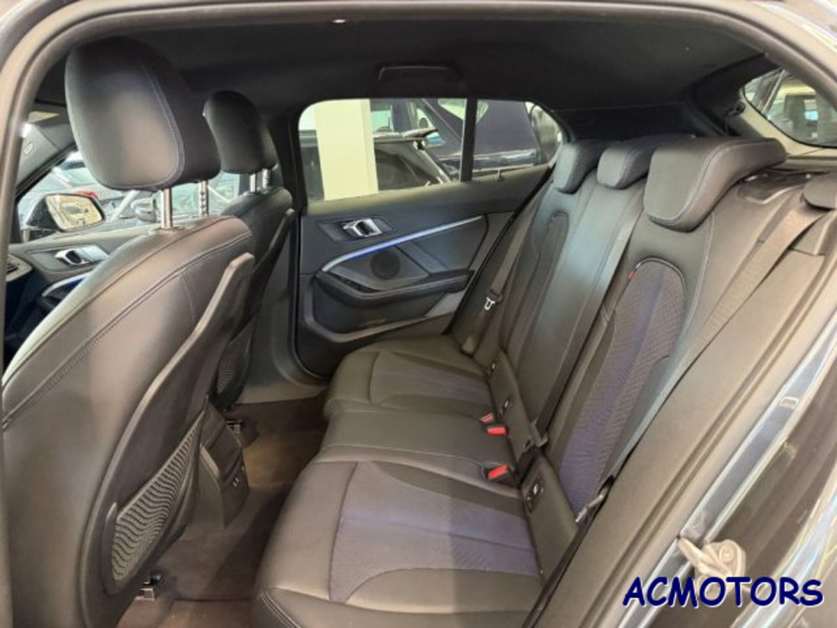 BMW Serie 1 116d 2.0 116CV cat 5 porte Attiva DPF (11)