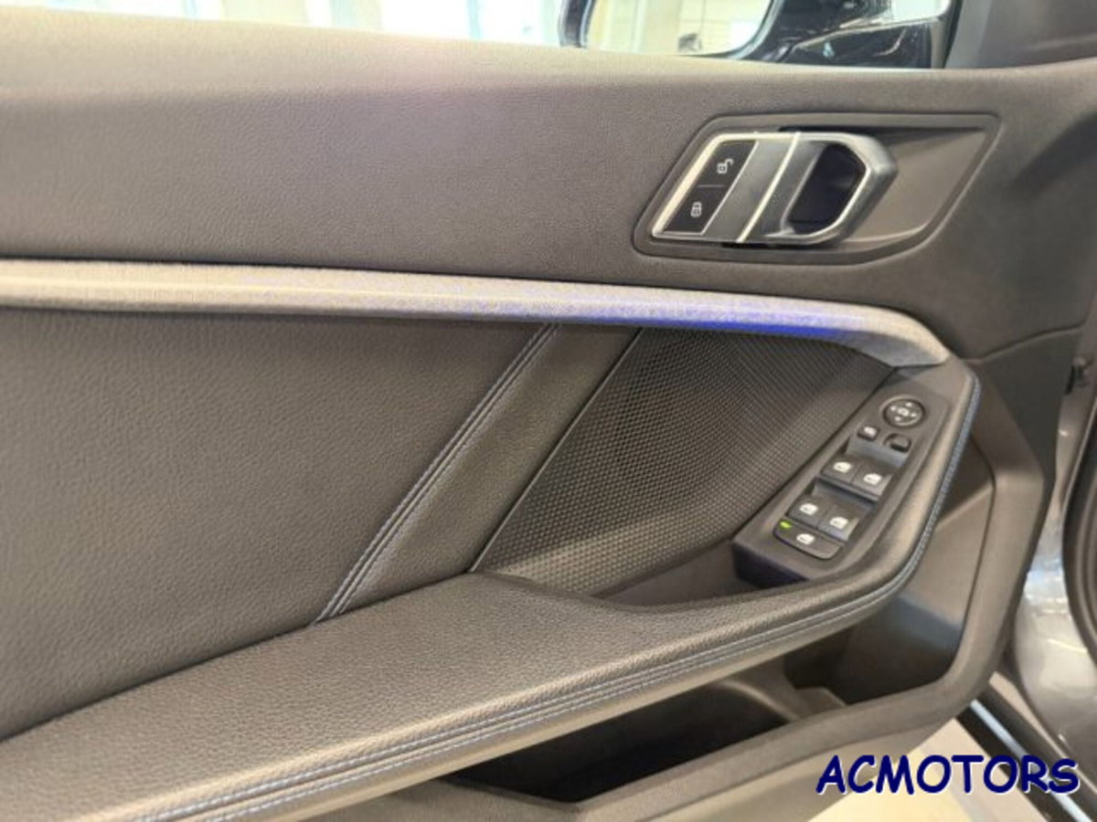 BMW Serie 1 116d 2.0 116CV cat 5 porte Attiva DPF (14)
