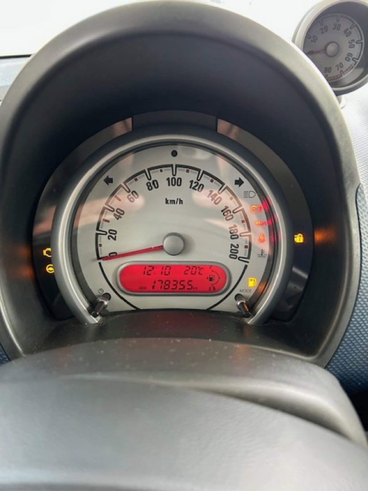 Opel Agila 1.0 12V 65CV Enjoy (10)