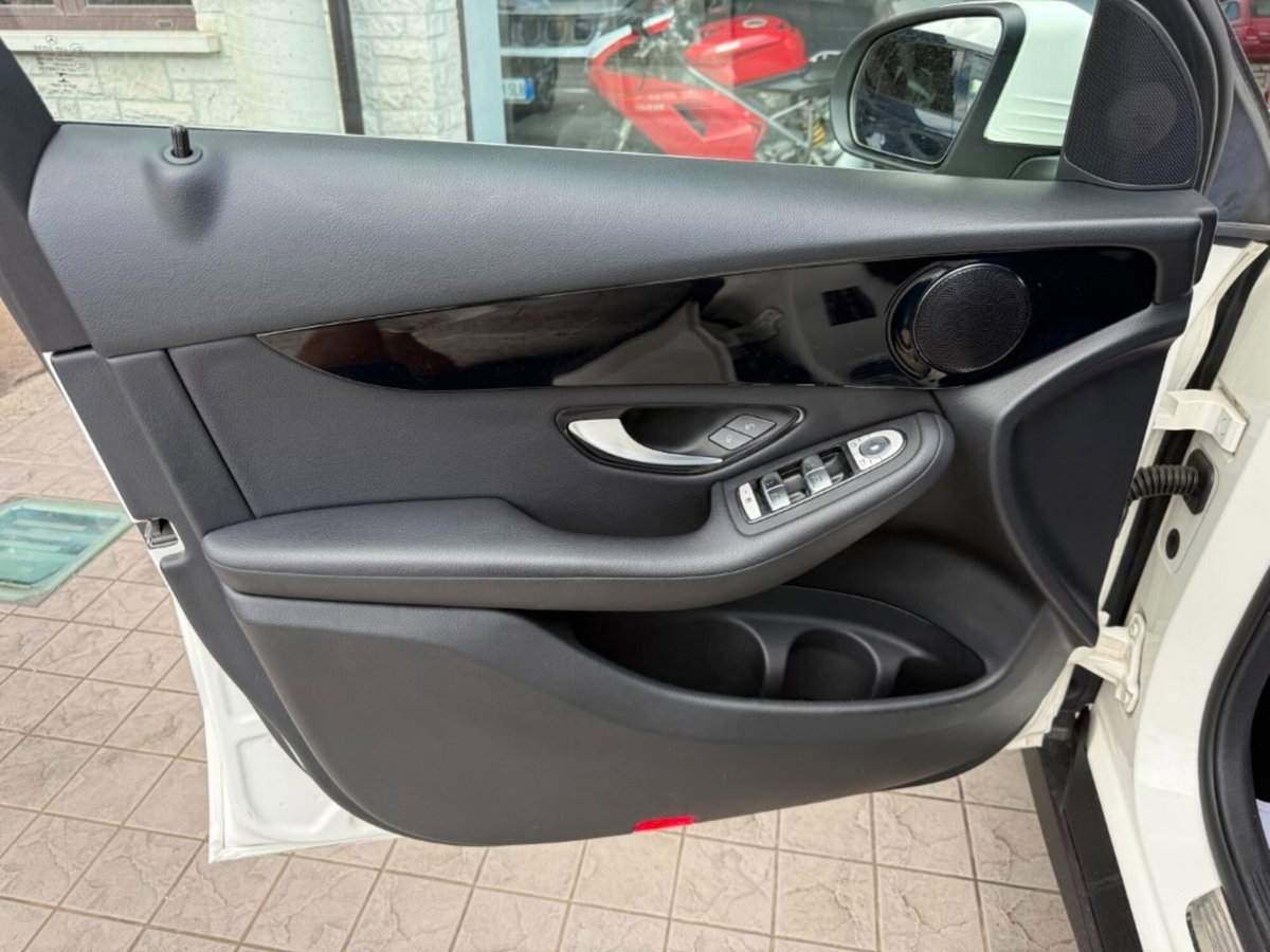 Mercedes-Benz GLC SUV 200 d 4Matic Business (12)