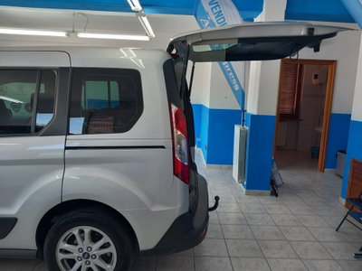 Ford Tourneo Connect 1.5 TDCi 120 CV Titanium (10)