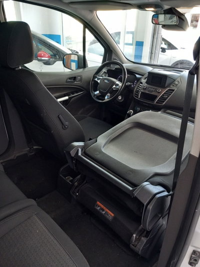 Ford Tourneo Connect 1.5 TDCi 120 CV Titanium (20)