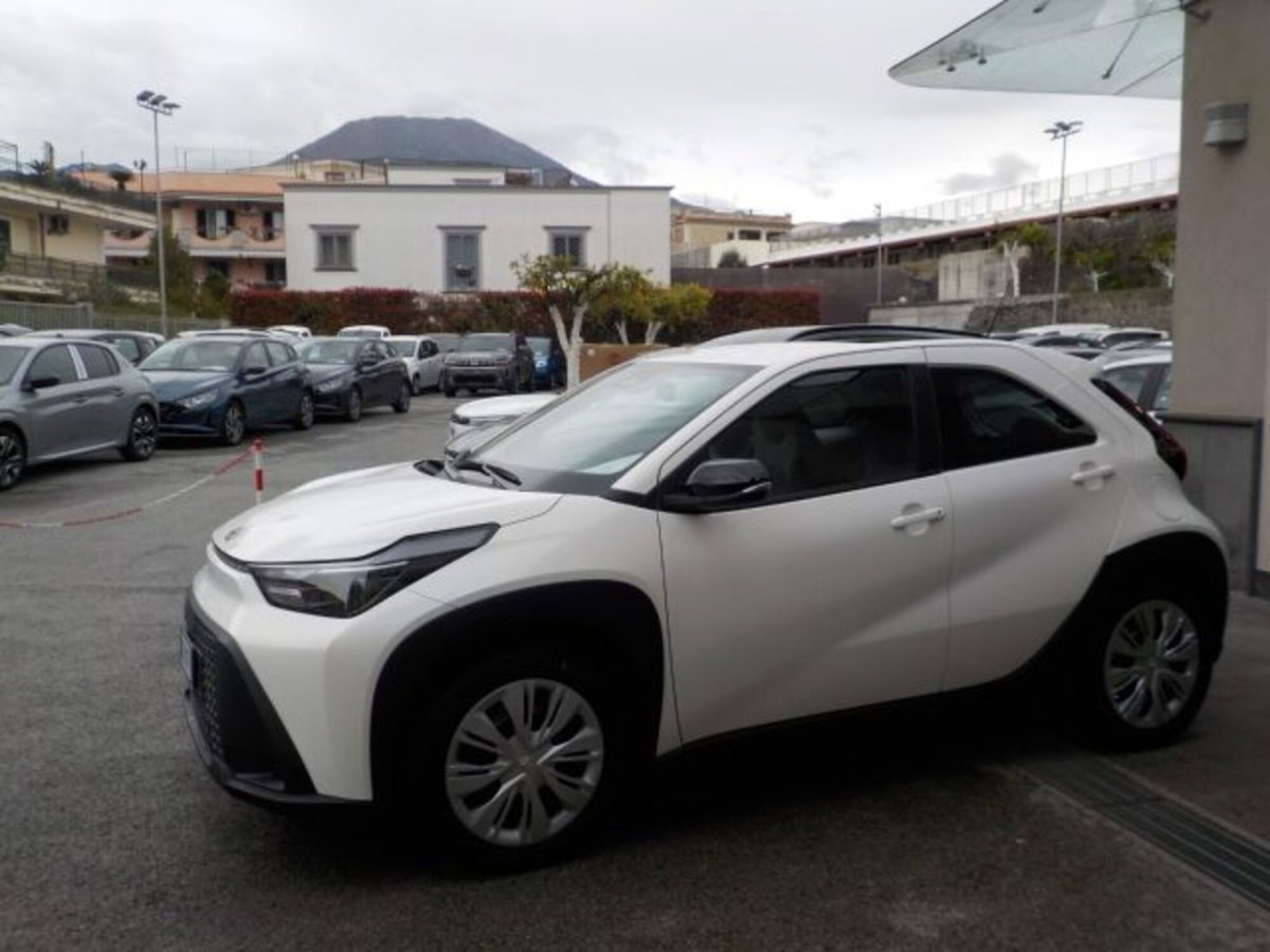 Toyota Aygo X 1.5 hybrid e-cvt (11)