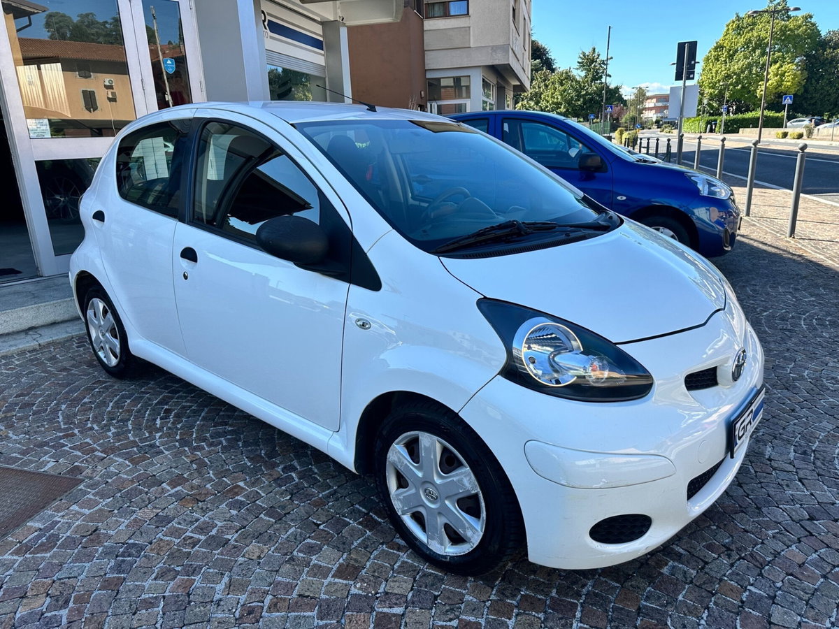 Toyota Aygo 1.0 12V VVT-i 5 porte Sol Connect (3)