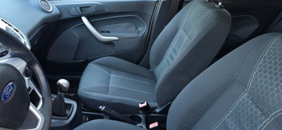 Ford Fiesta 1.4 TDCi 5p. Ghia (13)