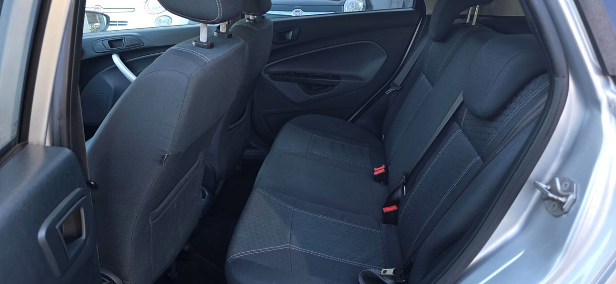 Ford Fiesta 1.4 TDCi 5p. Ghia (14)